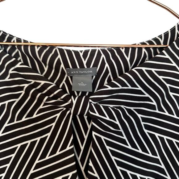 Ann Taylor Dress Womens Size 6 keyhole in front - Picture 4 of 6